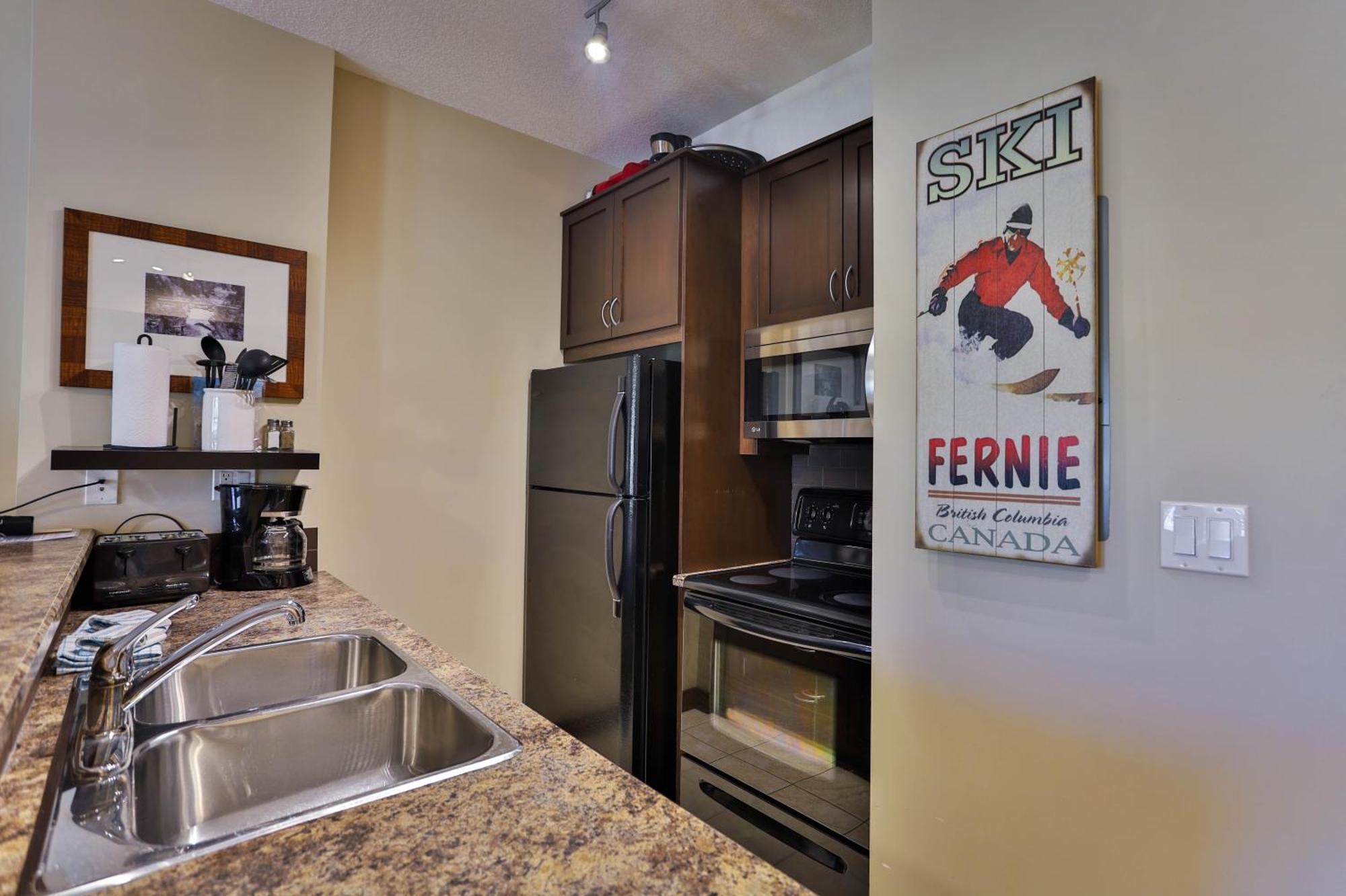 Silver Rock By Stayin Fernie Rom bilde